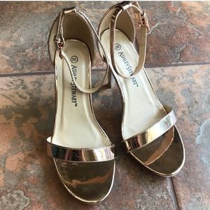 NWOT Ashley Stewart Rose Gold Heels